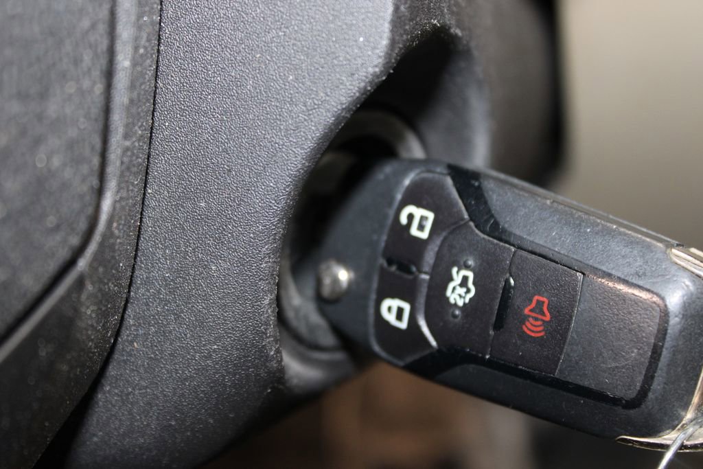 Used 2014 Ford Fusion SE FWD image 24