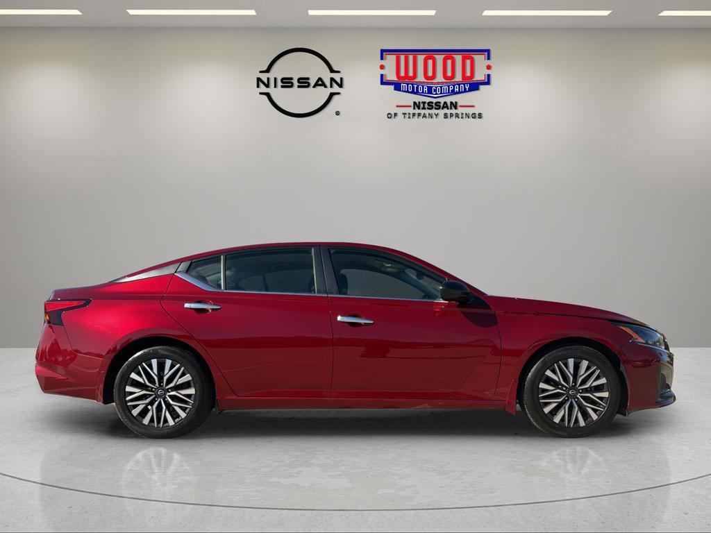 Certified 2024 Nissan Altima 2.5 SV FWD image 2