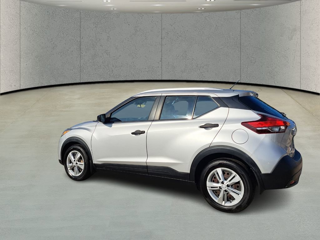 Used 2019 Nissan Kicks S image 8