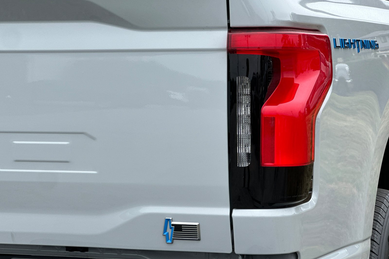 Used 2024 Ford F150 Lightning Flash AWD/4WD image 24