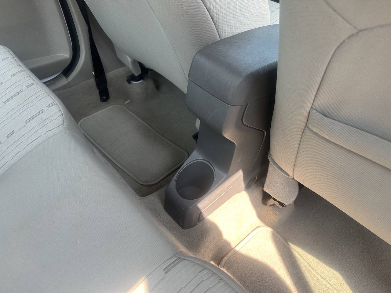 Used 2008 Ford Focus SE FWD image 30
