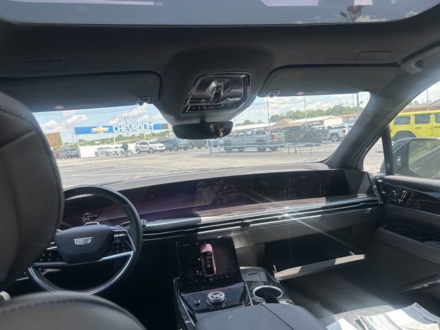 Used 2025 Cadillac Escalade IQ Luxury 1 AWD/4WD image 9