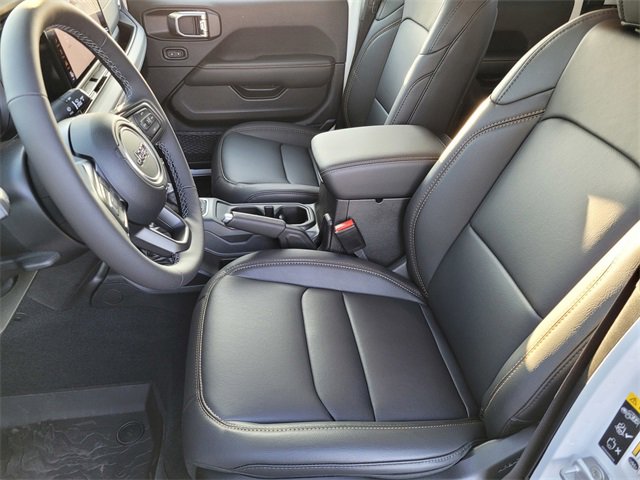 New 2025 Jeep Gladiator High Tide image 15