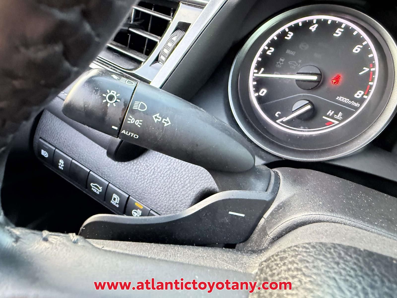 Used 2023 Toyota Camry SE image 29