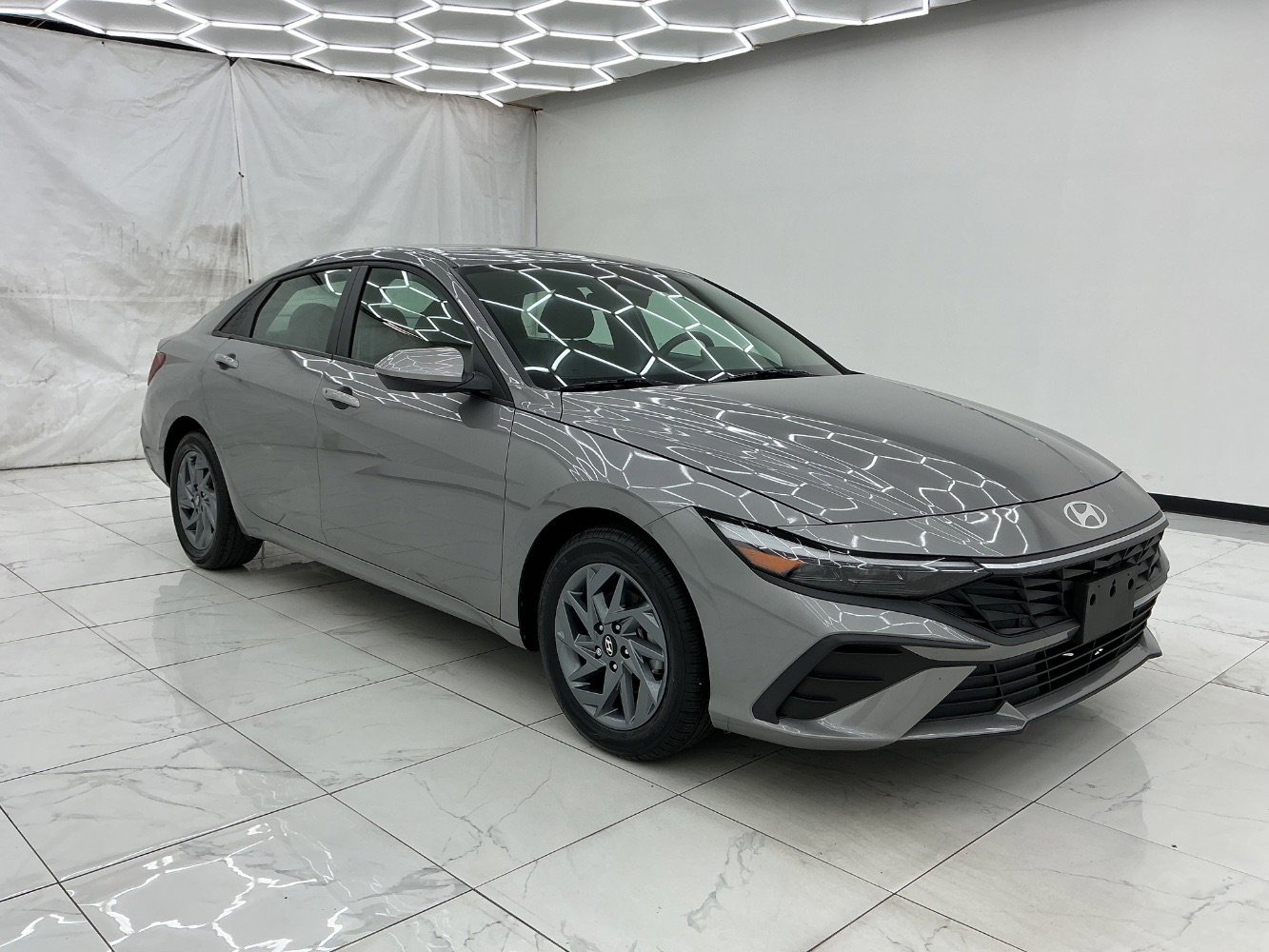 Used 2024 Hyundai Elantra Blue FWD image 7