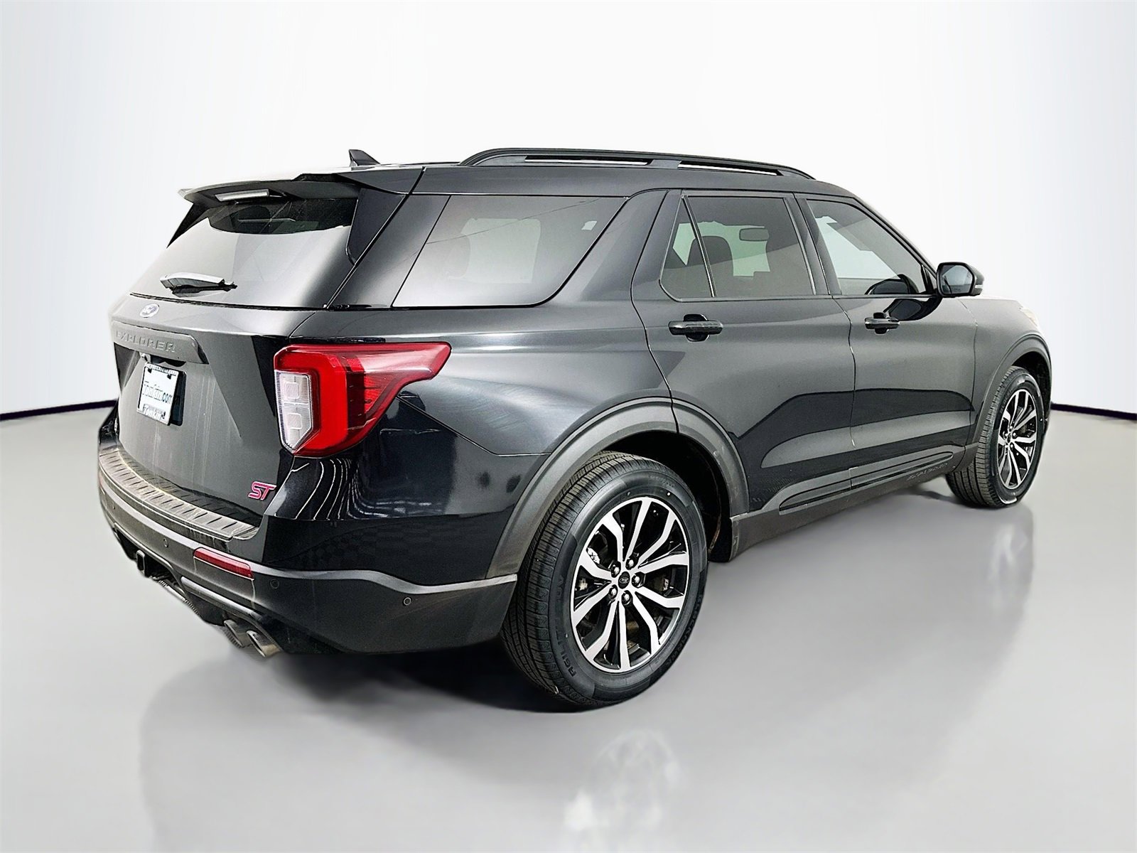 Used 2020 Ford Explorer ST w/ Premium Technology Package image 7