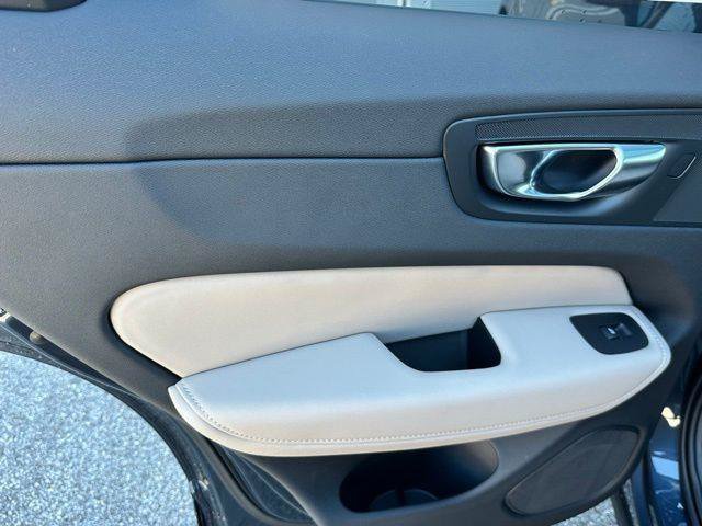 New 2026 Volvo XC60 T8 Plus w/ Protection Package Premier AWD/4WD image 22