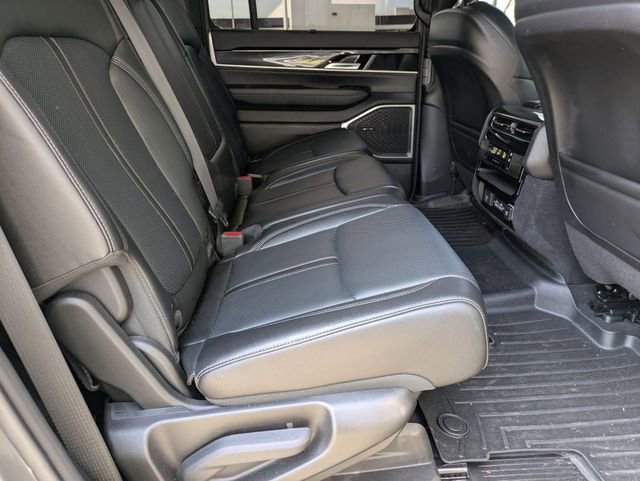 Used 2024 Jeep Wagoneer 4WD w/ Convenience Group I image 28