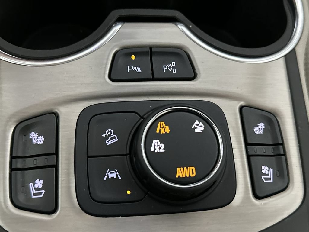 Used 2018 GMC Terrain Denali w/ Advanced Safety Package AWD/4WD image 46