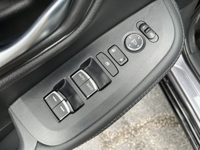New 2027 Honda HR-V EX-L image 17