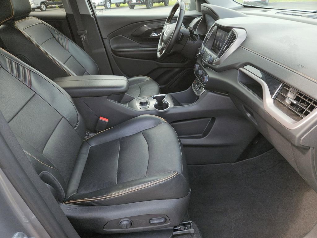 Used 2023 GMC Terrain AT4 image 29