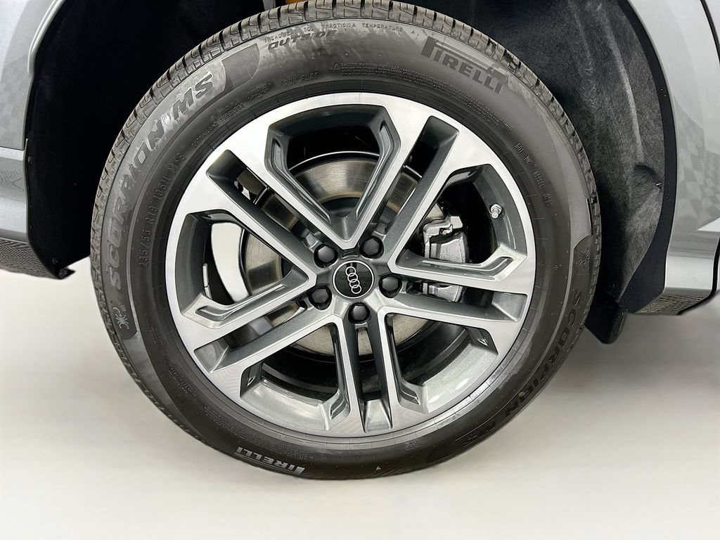 Used 2025 Audi Q5 Premium Plus w/ Premium Plus AWD/4WD image 32