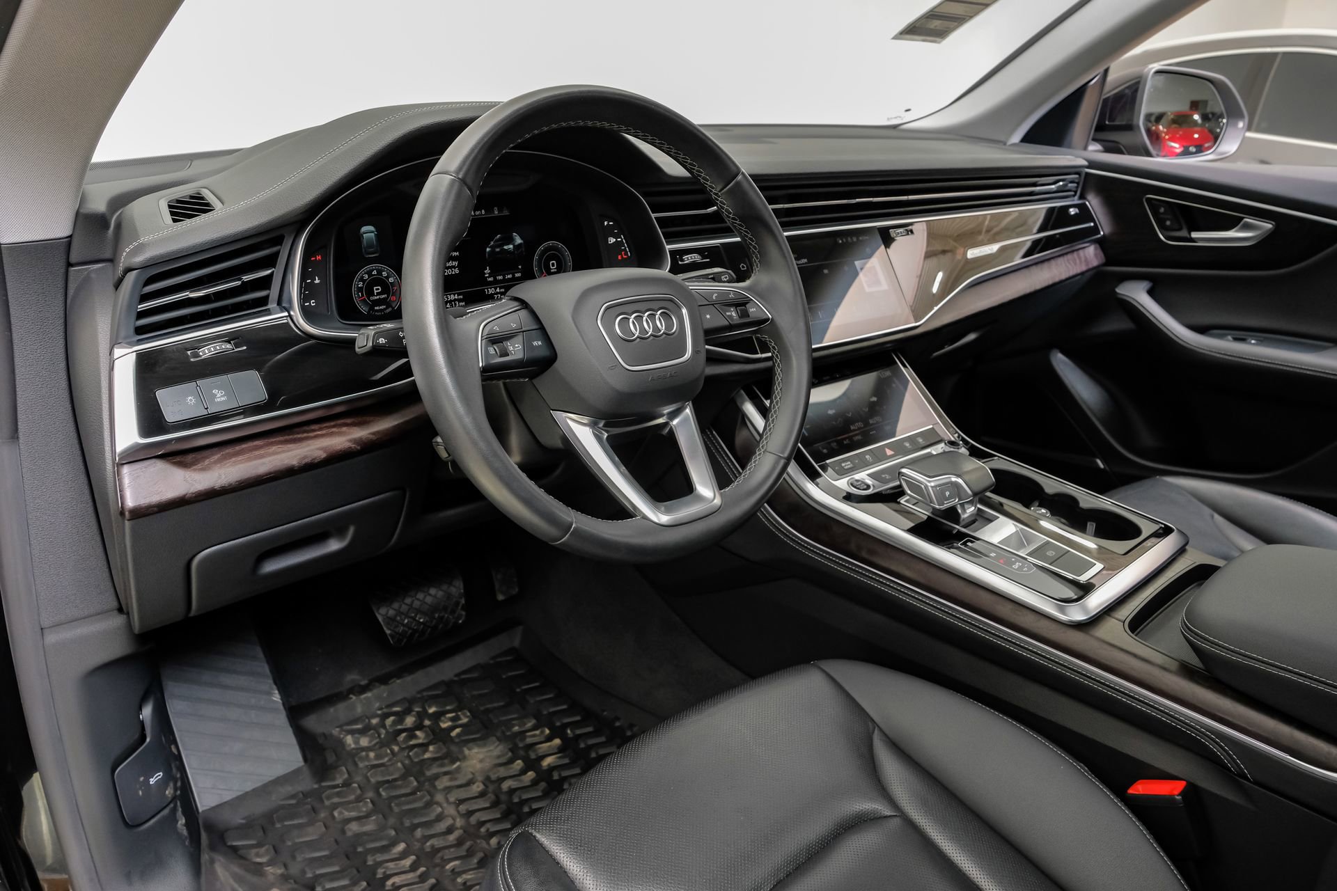 Used 2023 Audi Q8 Premium Plus w/ Premium Plus Package image 3