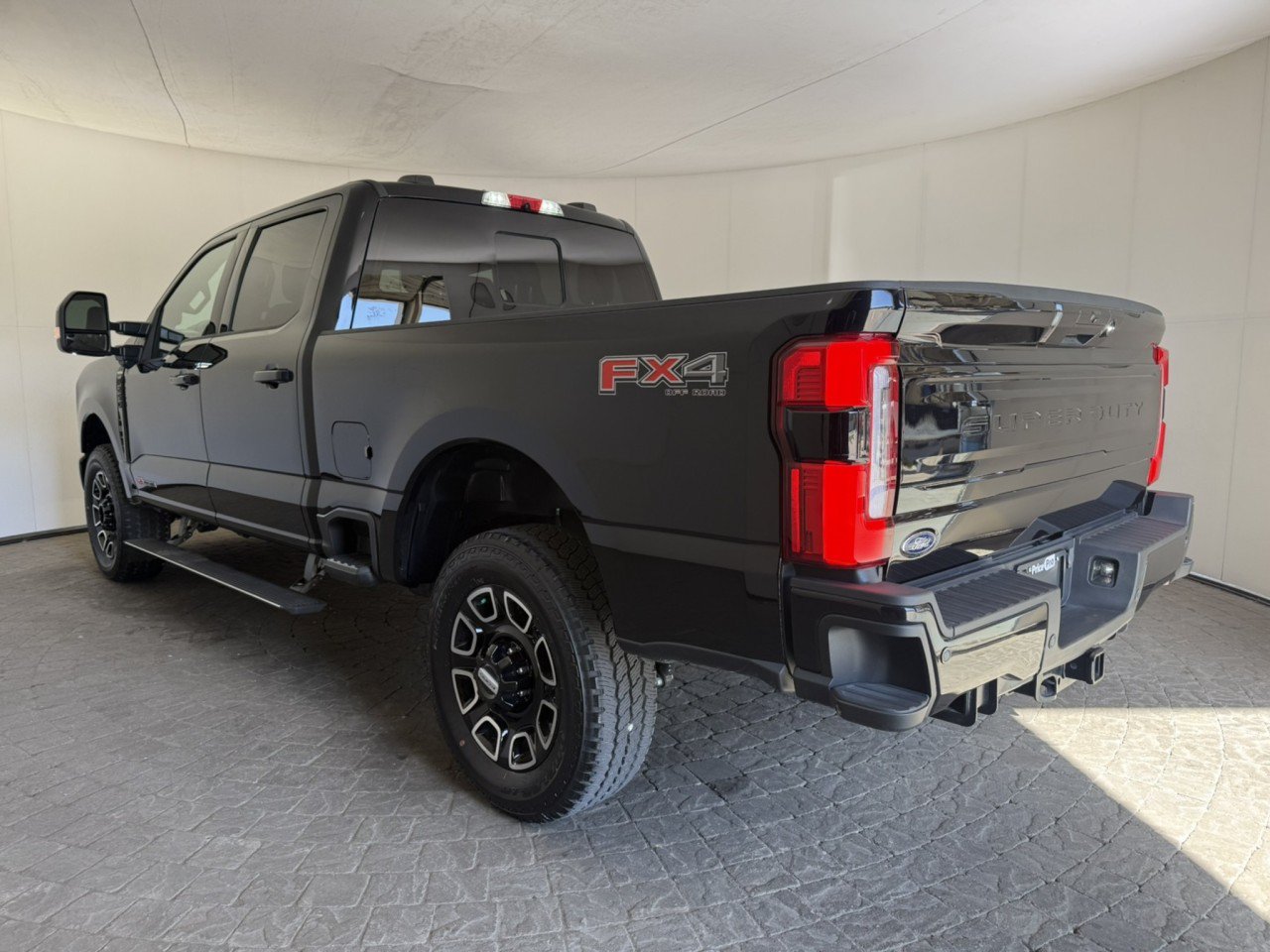 Certified 2025 Ford F250 Platinum AWD/4WD image 9