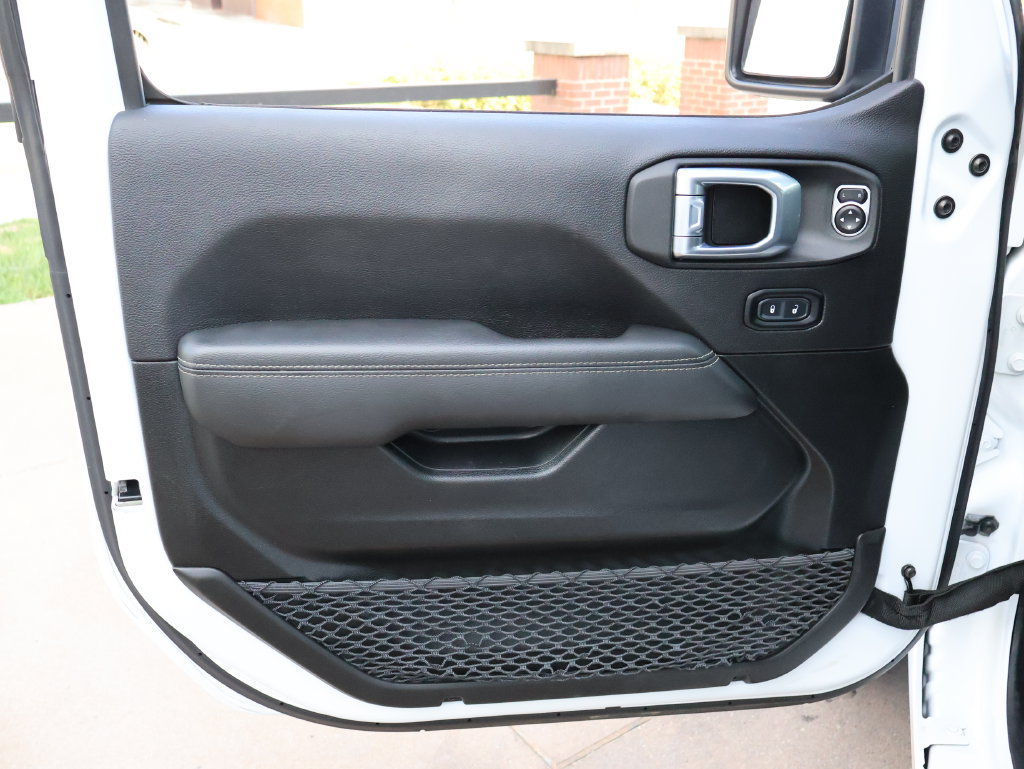 Used 2023 Jeep Wrangler Unlimited Sahara AWD/4WD image 38