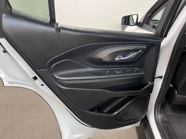 Used 2024 GMC Terrain SLT image 19