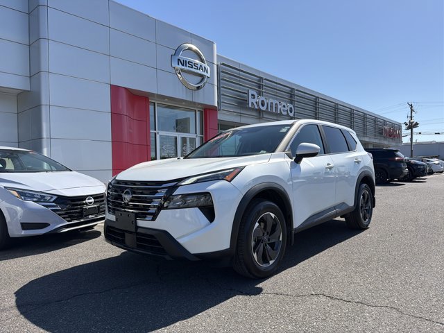 Certified 2025 Nissan Rogue SV AWD/4WD image 1