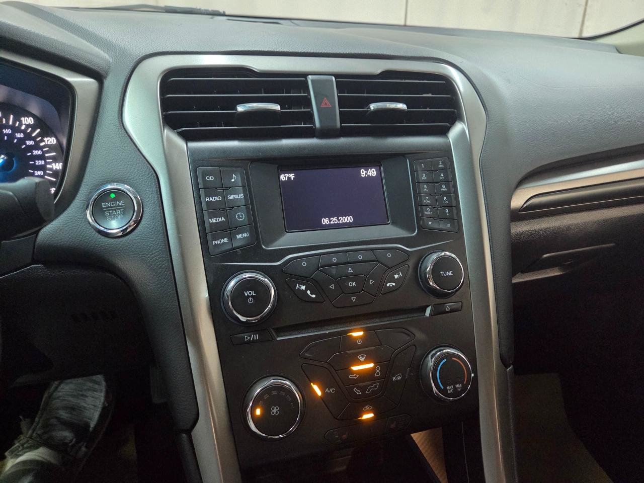 Used 2017 Ford Fusion SE w/ Equipment Group 201A AWD/4WD image 21