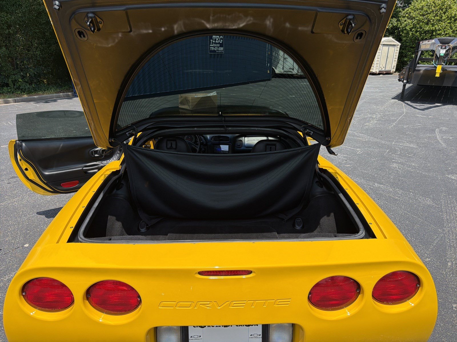Used 2000 Chevrolet Corvette Coupe w/ Roof Pkg RWD image 16