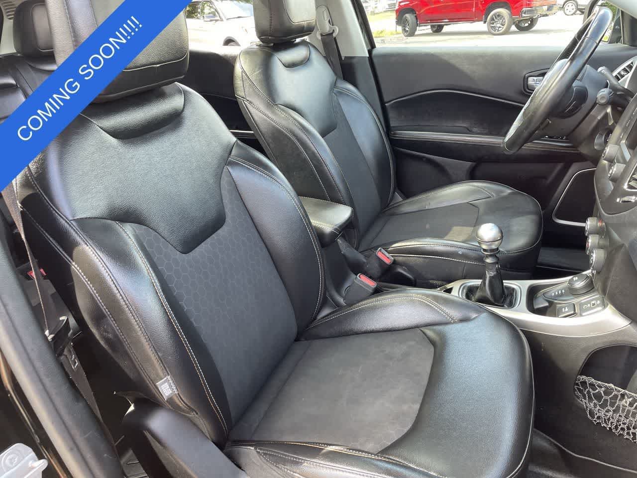 Used 2018 Jeep Compass Latitude w/ Cold Weather Group AWD/4WD image 14