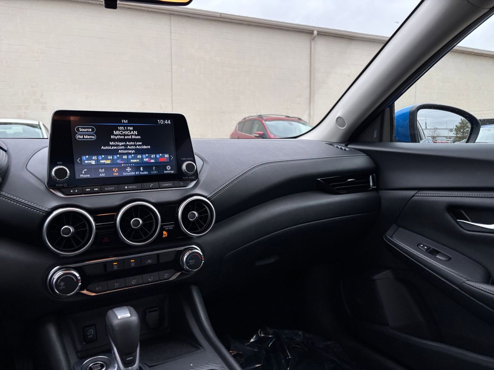 Used 2025 Nissan Sentra SV image 33