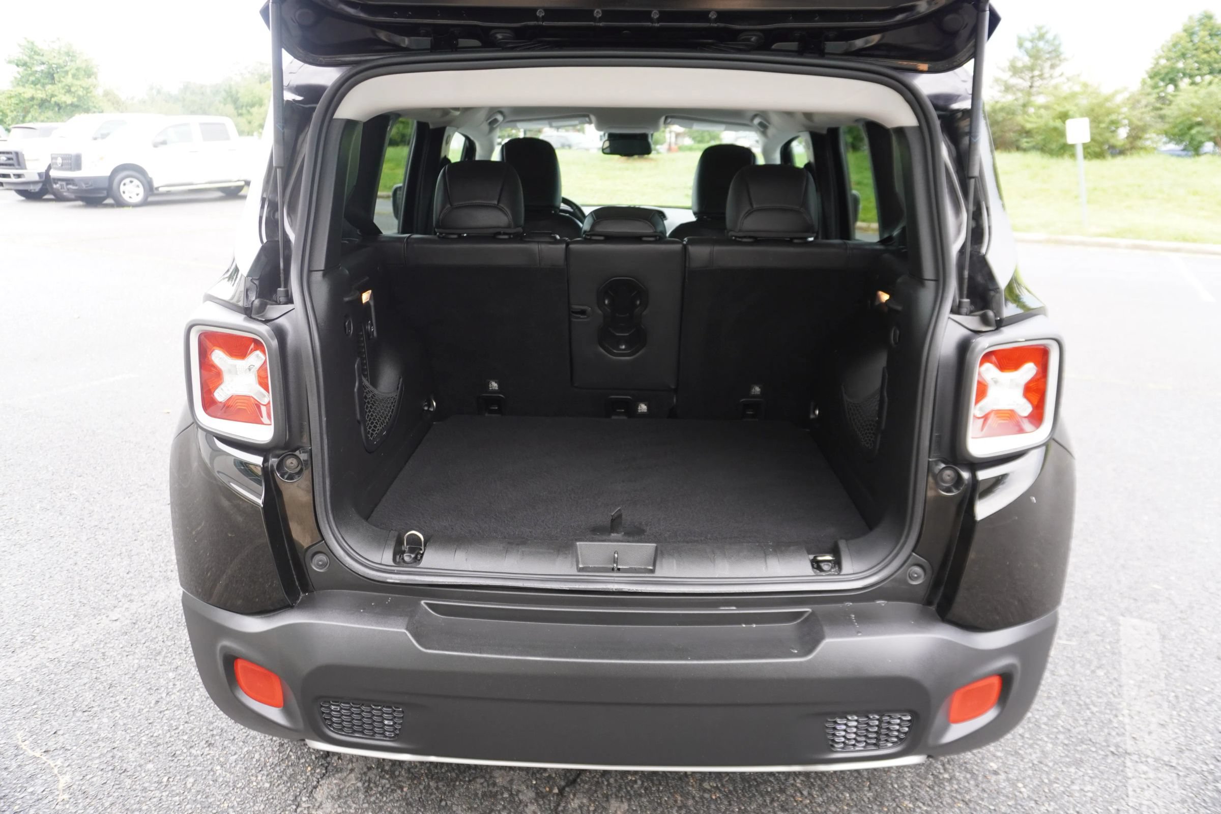 Used 2015 Jeep Renegade Limited FWD image 24