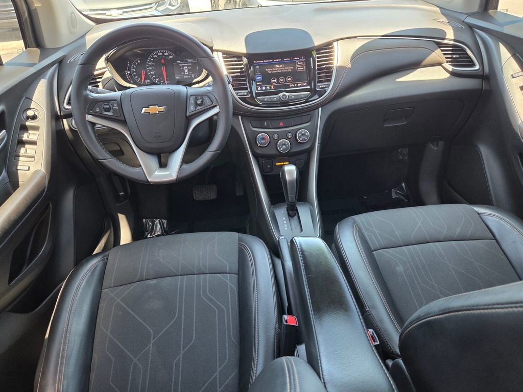 Certified 2021 Chevrolet Trax LT w/ LT Convenience Package FWD image 9