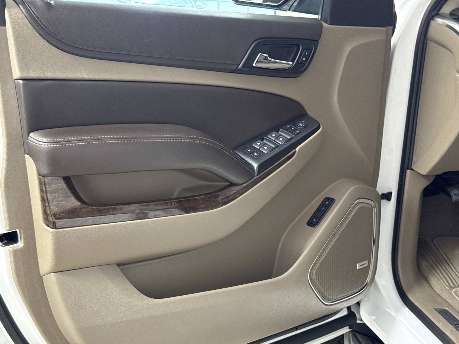 Used 2019 Chevrolet Tahoe LT w/ Luxury Package AWD/4WD image 17