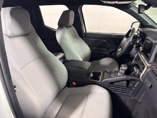 Used 2024 Toyota Tacoma SR5 AWD/4WD image 14