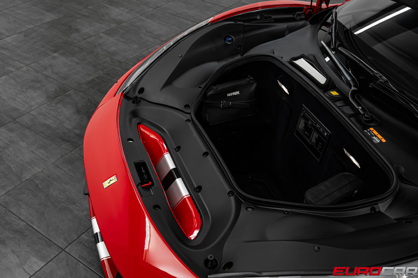Used 2019 Ferrari 488 Pista Coupe RWD image 11