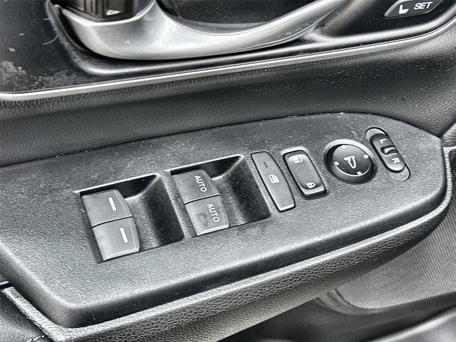 Used 2022 Honda CR-V Touring image 12