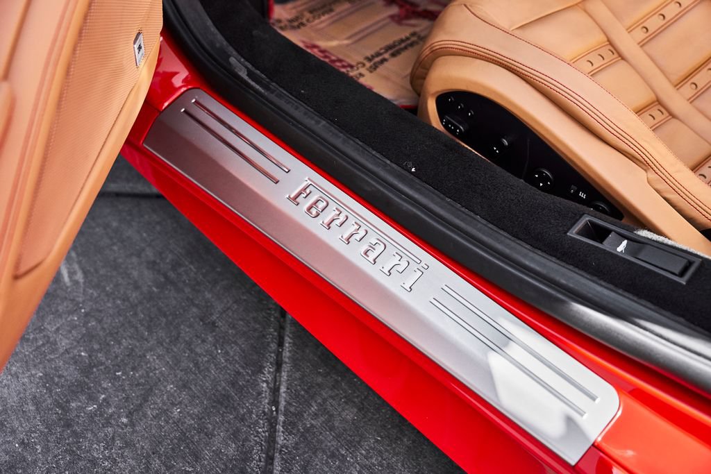 Used 2012 Ferrari 458 Spider RWD image 36