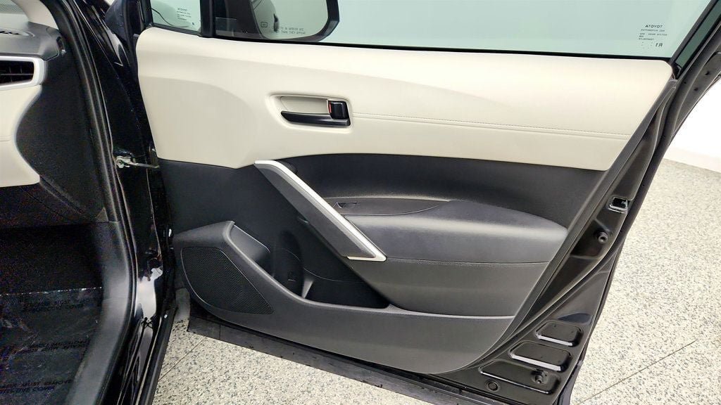 Used 2025 Toyota Corolla Cross L FWD image 22