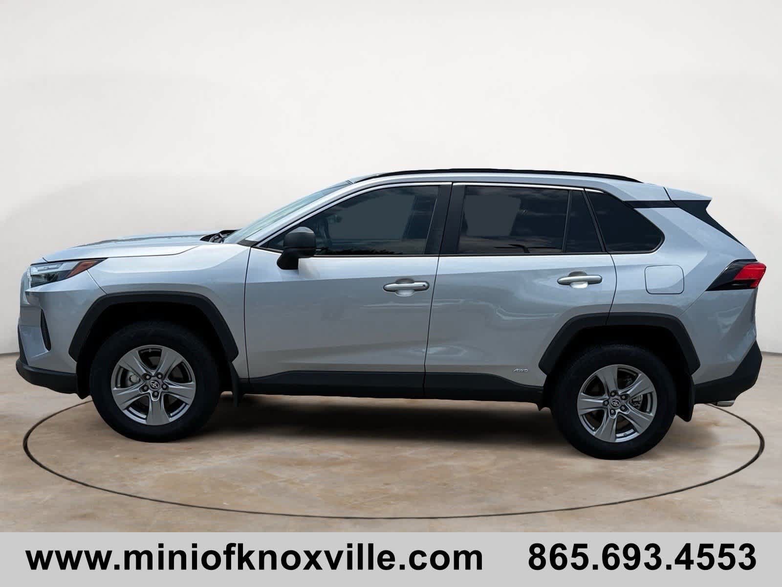 Used 2024 Toyota RAV4 LE AWD/4WD image 6