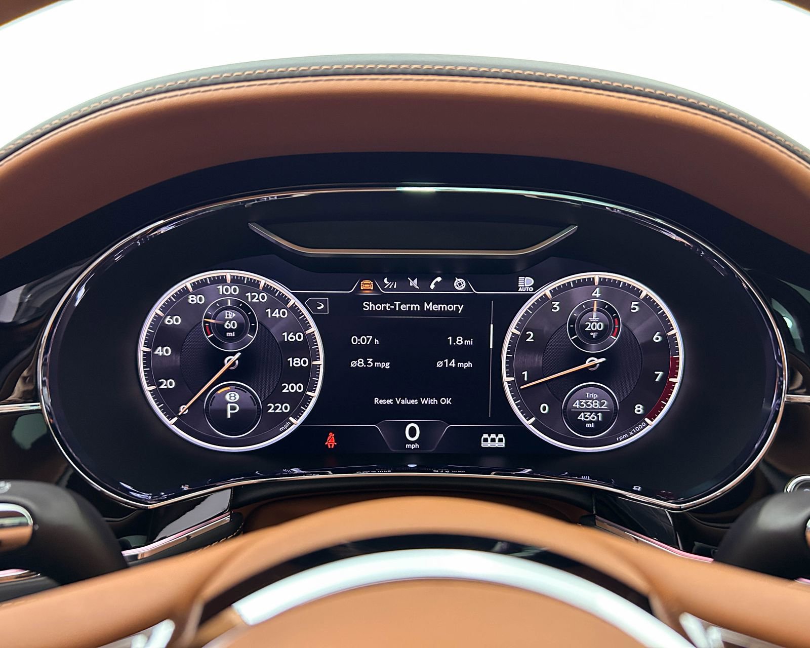 Used 2024 Bentley Flying Spur V8 image 26