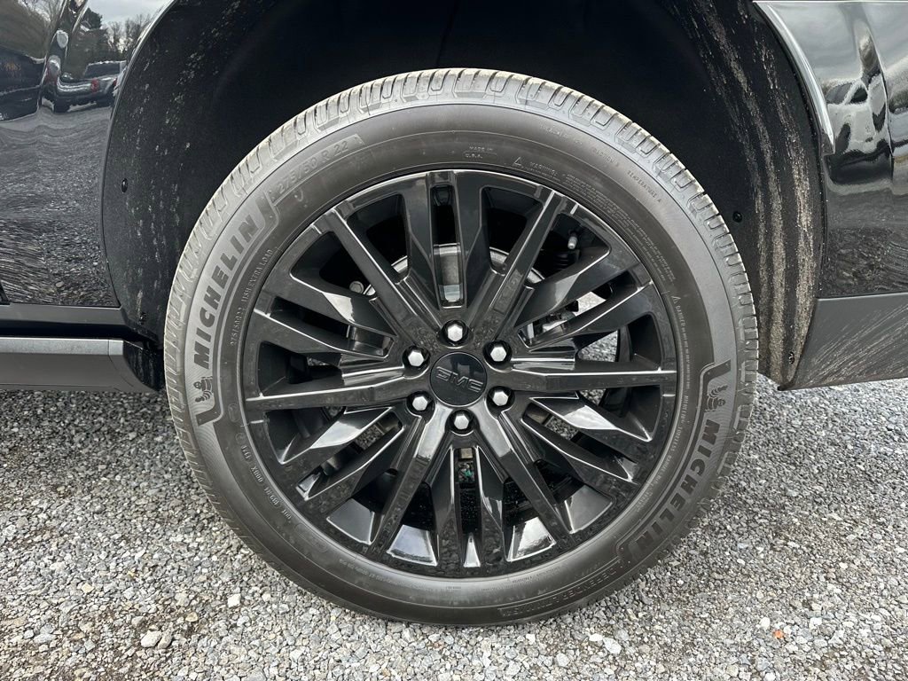 Used 2025 GMC Yukon XL Denali w/ Sun & Power Step Package image 16
