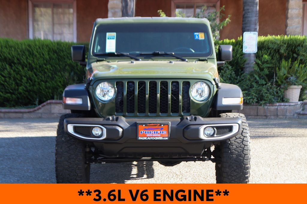 Used 2023 Jeep Gladiator Sport AWD/4WD image 3