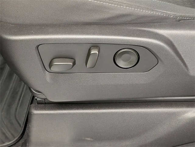 Used 2025 Chevrolet Silverado 1500 LT image 14