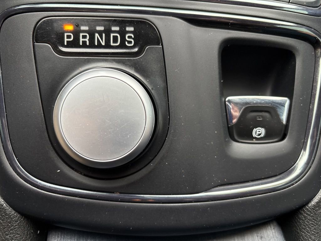 Used 2015 Chrysler 200 S w/ Comfort Group image 16