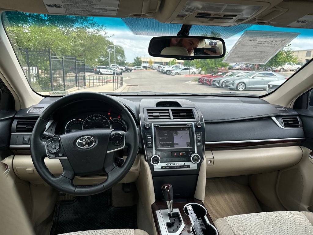 Used 2014 Toyota Camry XLE w/ Convenience Package FWD image 22