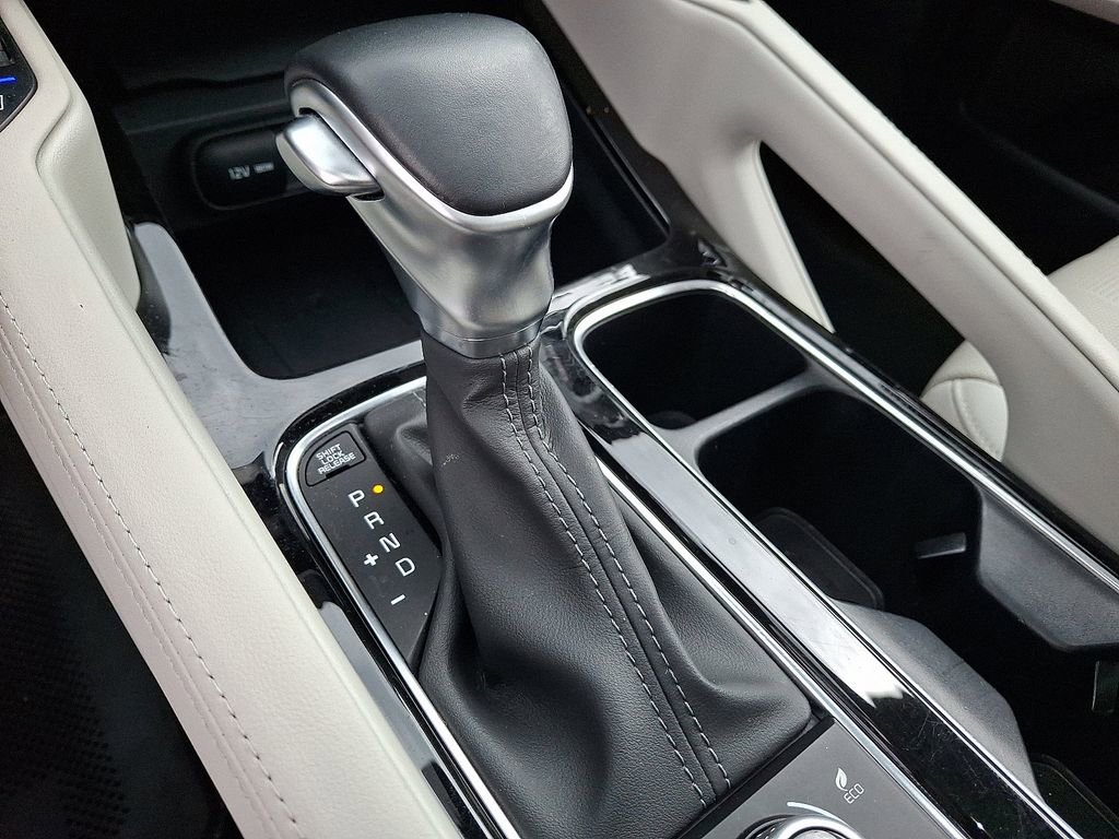 Used 2023 Kia Telluride EX w/ EX Captain's Chair Package image 16