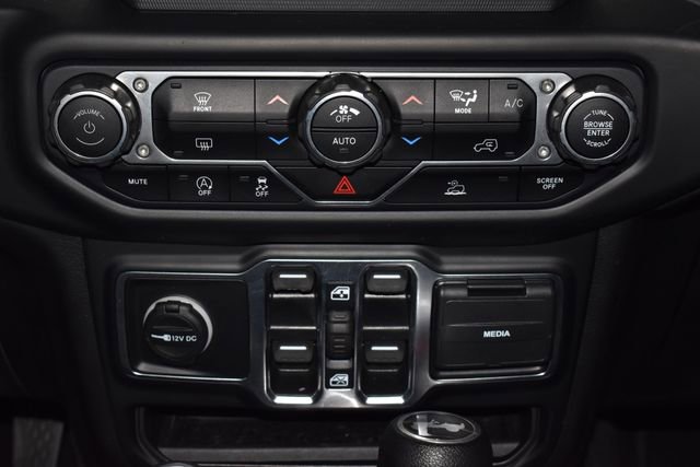 Used 2021 Jeep Wrangler Unlimited Sahara AWD/4WD image 16