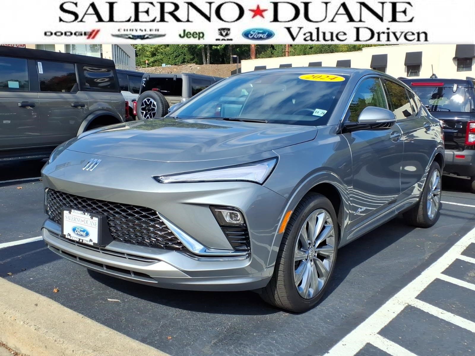 Used 2024 Buick Envista Avenir FWD image 1