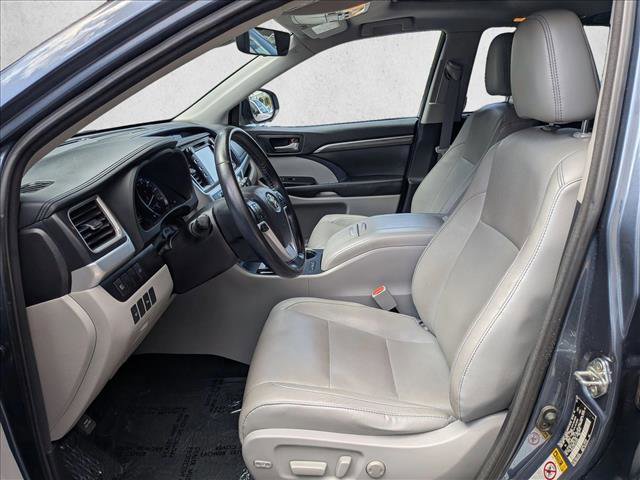 Used 2018 Toyota Highlander Limited AWD/4WD image 16