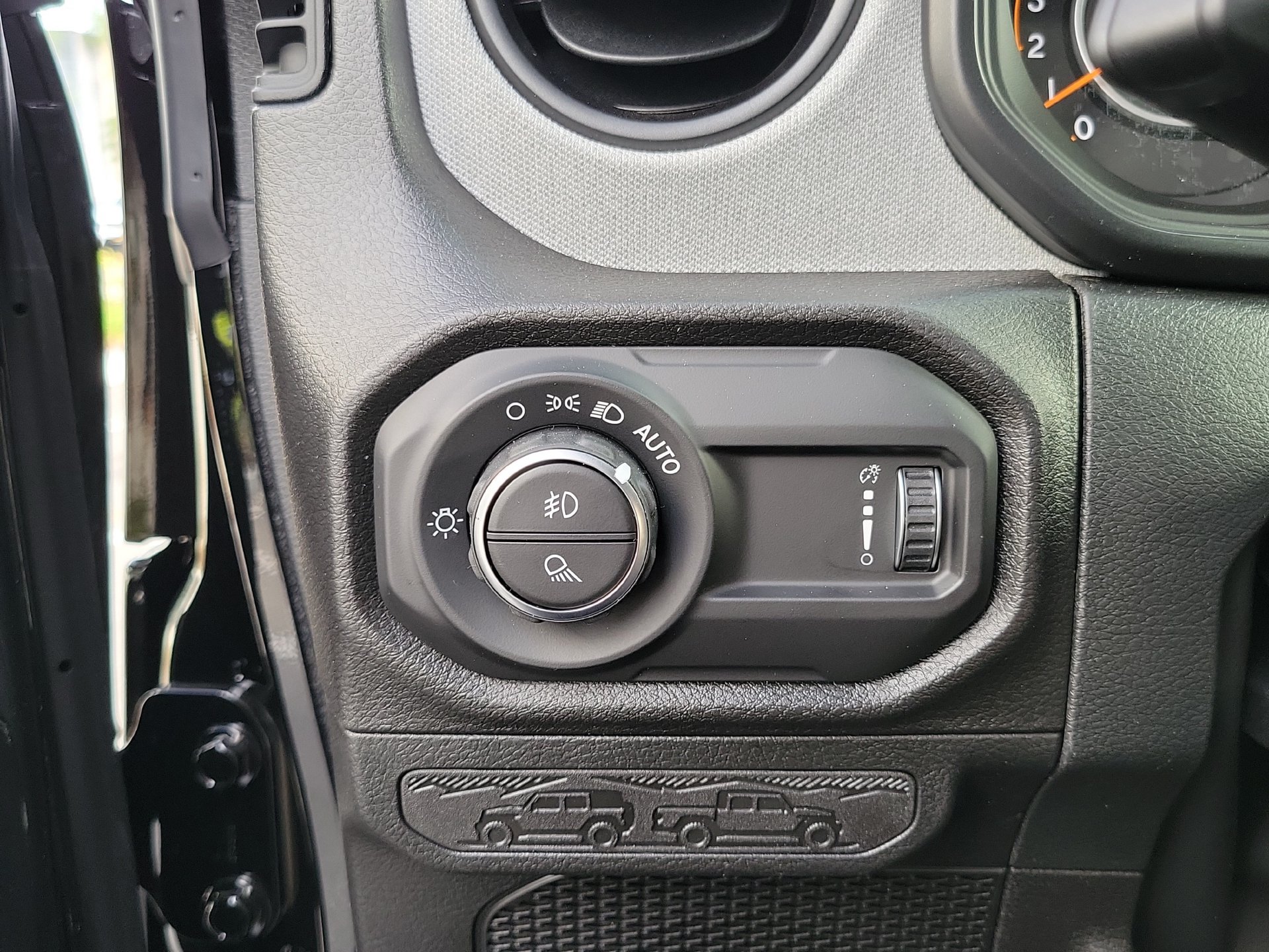 New 2026 Jeep Gladiator Sport AWD/4WD image 8