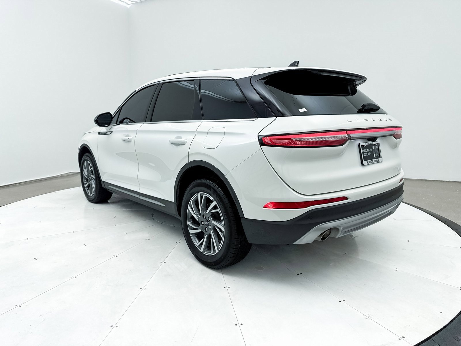 Used 2024 Lincoln Corsair FWD image 17