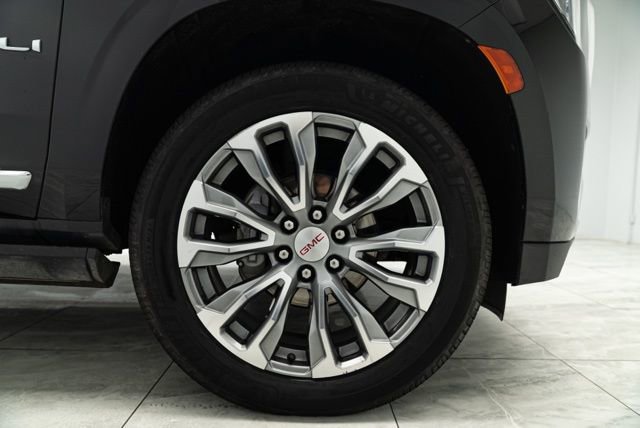 Used 2023 GMC Yukon XL Denali image 36