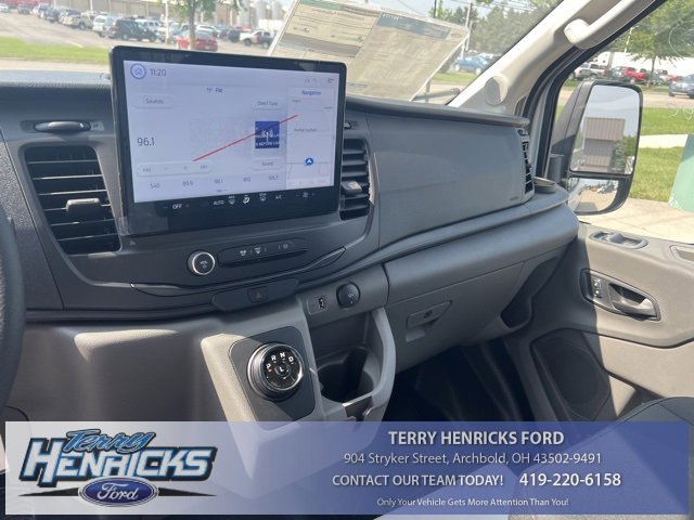 New 2023 Ford E-Transit Medium Roof image 18