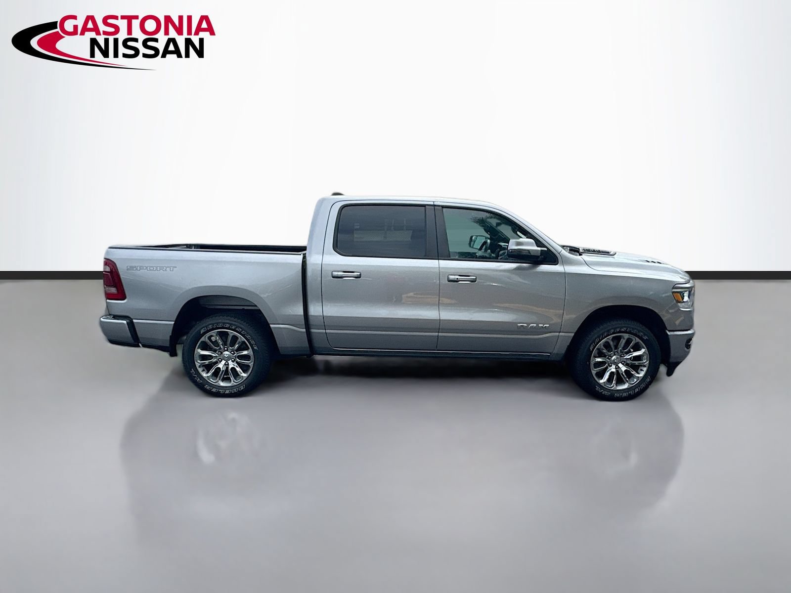 Used 2023 RAM 1500 Laramie AWD/4WD image 10