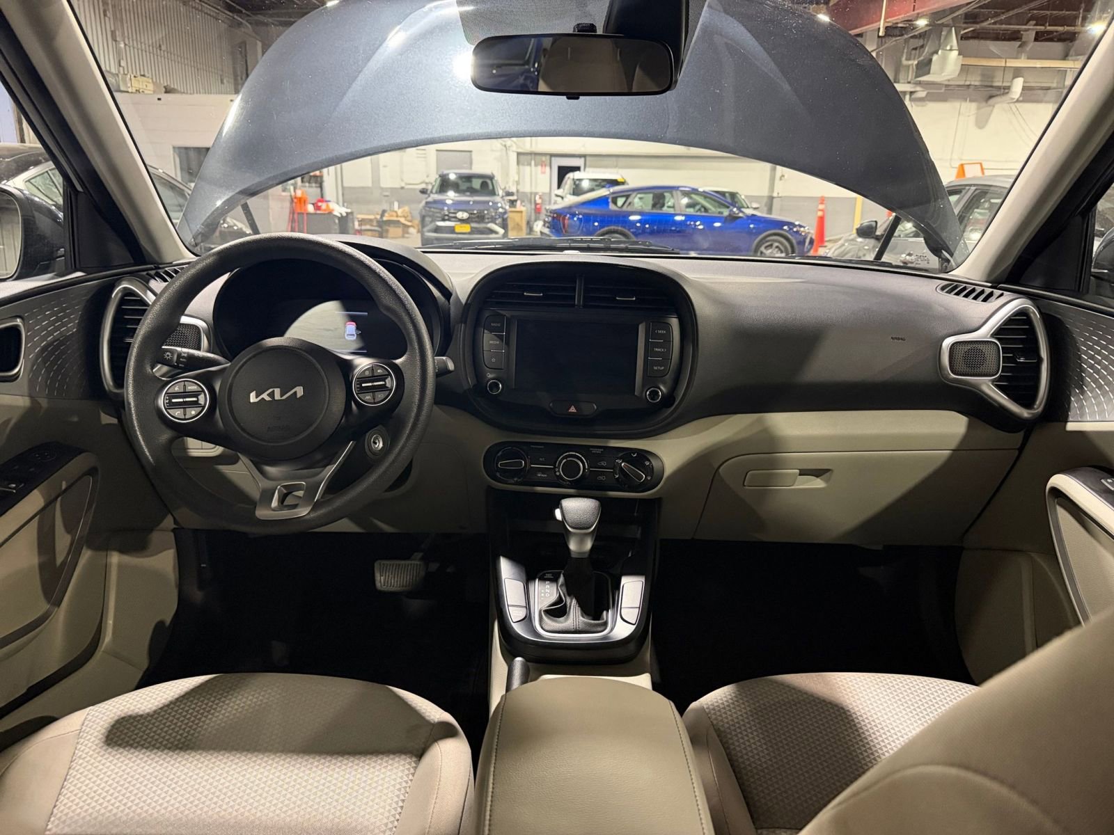 Used 2025 Kia Soul LX w/ LX Technology Package image 28